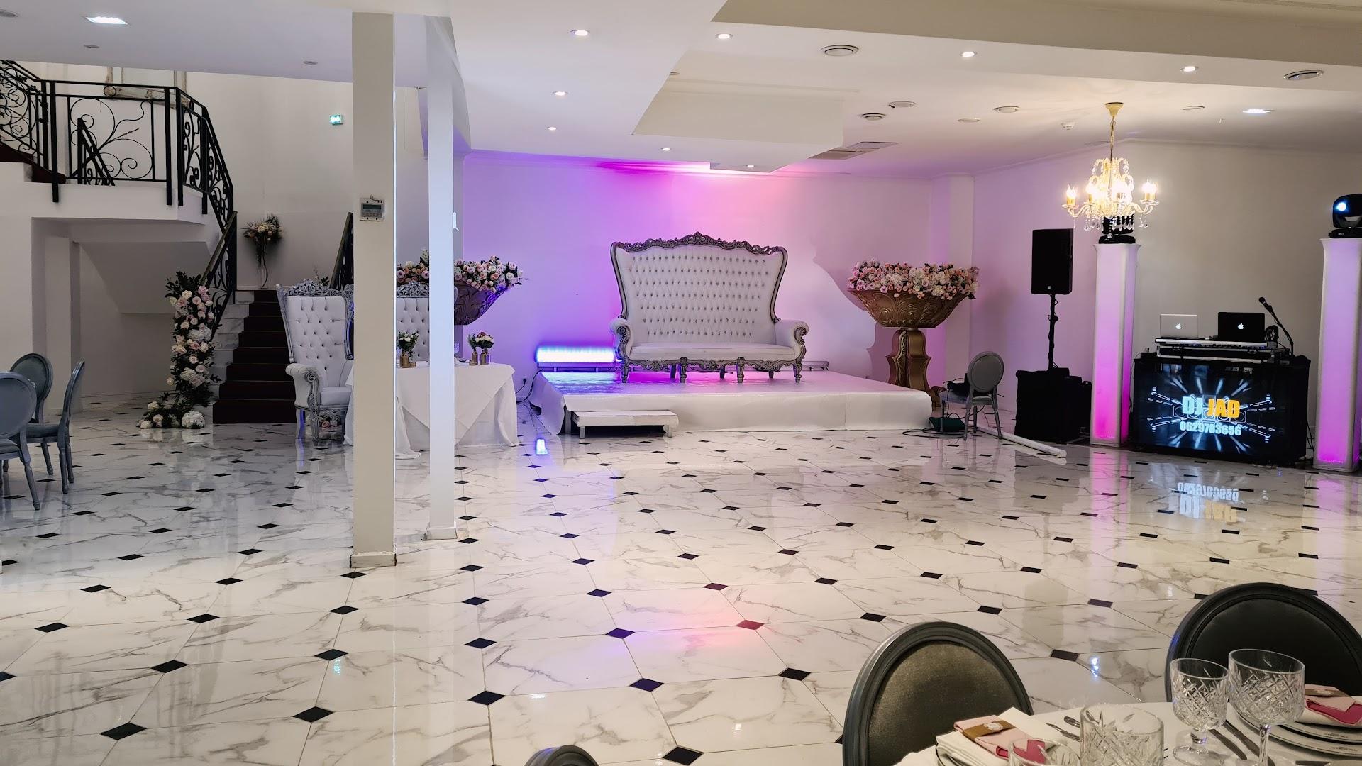 Victoria Park - Photo 3